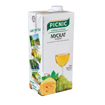 Вино Picnic "Мускат лагидный" столовое полусладкое белое 1л 9,5-13% (4820179624212)
