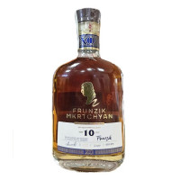 Бренді Frunzik Mkrtchyan 10 років витримки 40% 0,5л (4850025637189)