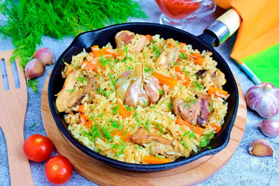 Плов с курицей на сковороде – простой вариант